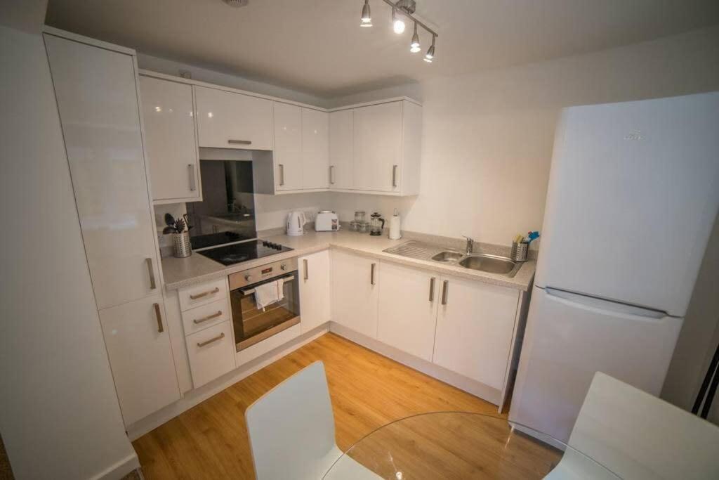 Champion Court Two Bedroom Flat 브리스틀 외부 사진
