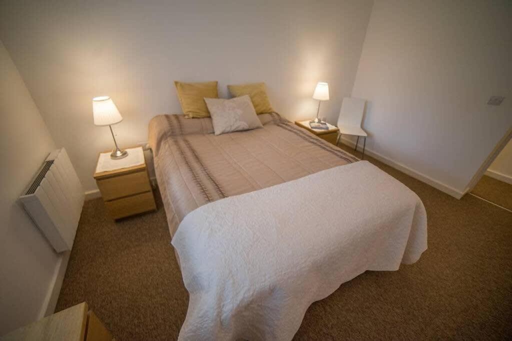 Champion Court Two Bedroom Flat 브리스틀 외부 사진